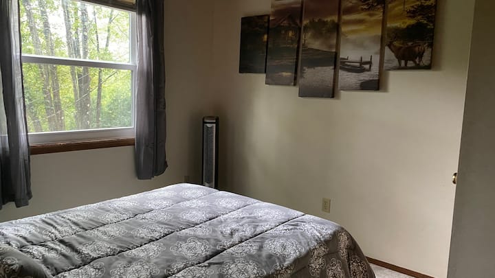 Bedroom 2, Full size bed and closet