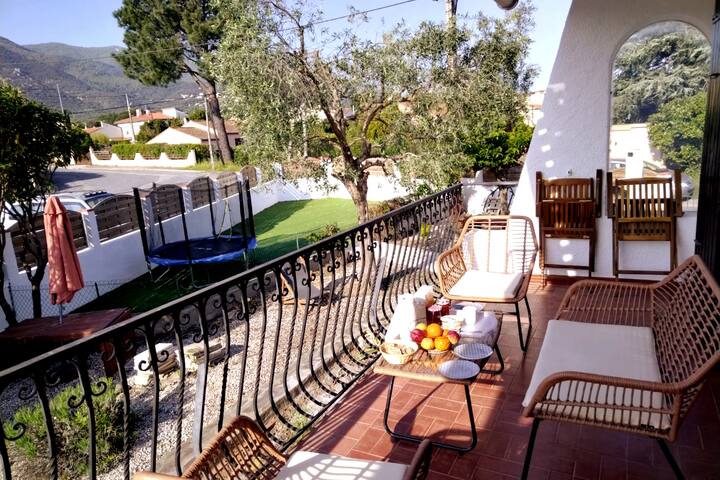 Mediterranean villa with very large pool