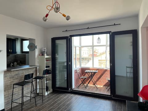 Sunny apartment with side view to the Danube