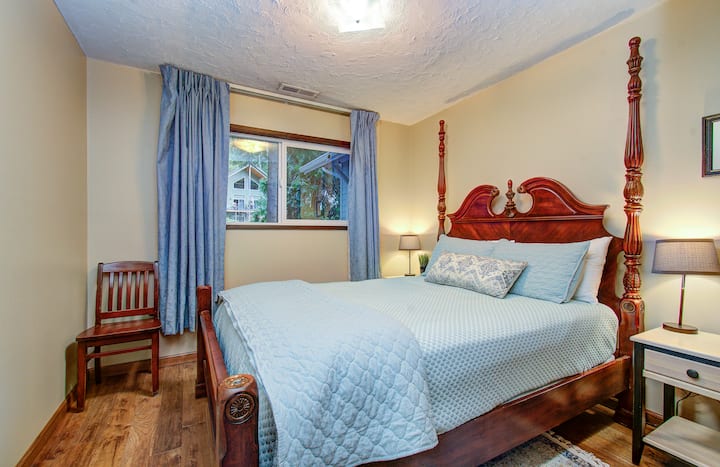 سرير حجم وسط في غرفة النوم 2