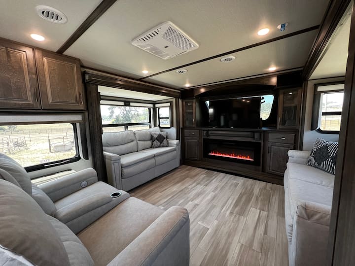41 ft Solitude Grand Design RV - Campers/RVs for Rent in Arroyo Grande ...