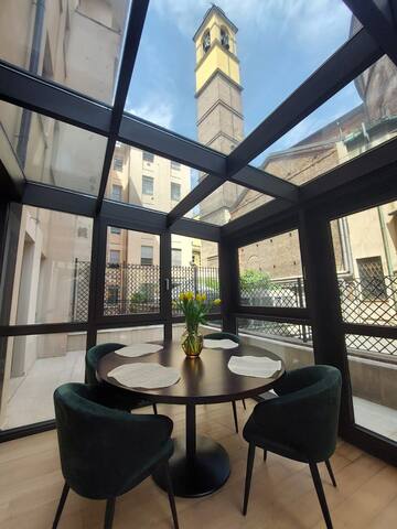 San Babila orangerie double bedroom apartment gallery image 3