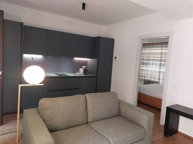 San Babila orangerie double bedroom apartment gallery image 4