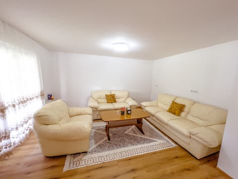 Top performing Airbnb: Daman Villa in Općina Donji Lapac