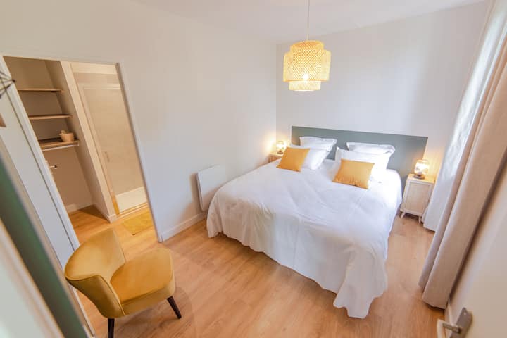 חדר זוגי 180*200 עם חדר רחצה פרטי