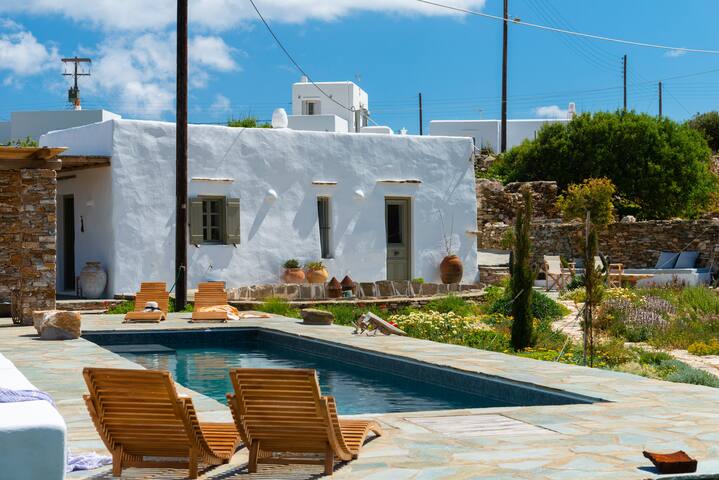 Sifnos Themonies gallery image 4