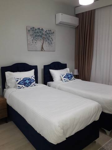 özel bahçe/3 banyo/5 yatak odası/balkon/oturma oda gallery image 3