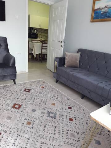 özel bahçe/3 banyo/5 yatak odası/balkon/oturma oda gallery image 5