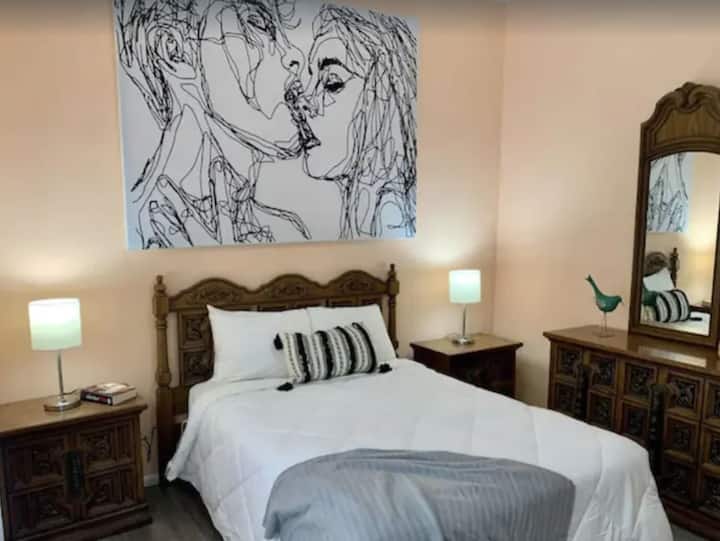 Bungalow/Walking distance/ Historic Ybor (2210) Houses for Rent in