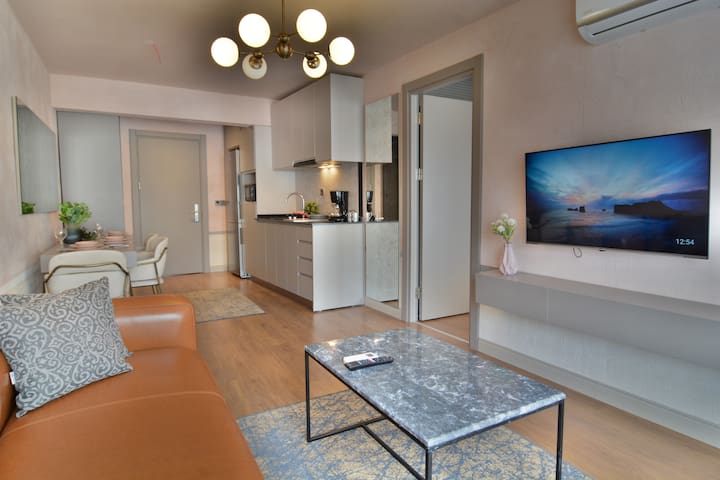 2B Perfect Location/2Jacuzzi gallery image 4