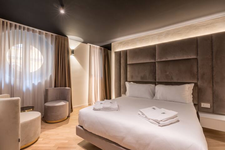 Brera Luxury Suite near Duomo. With Wifi. gallery image 3