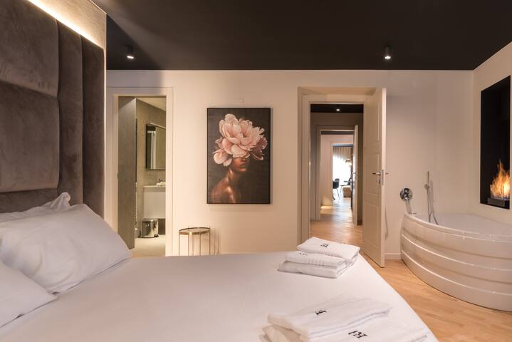 Brera Luxury Suite near Duomo. With Wifi. gallery image 5