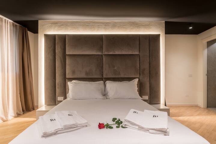 Brera Luxury Suite near Duomo. With Wifi. gallery image 4