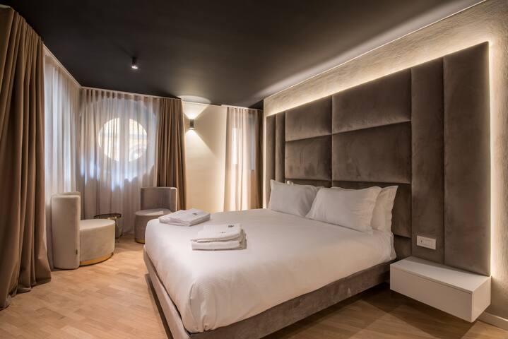 Brera Luxury Suite near Duomo. With Wifi. gallery image 2