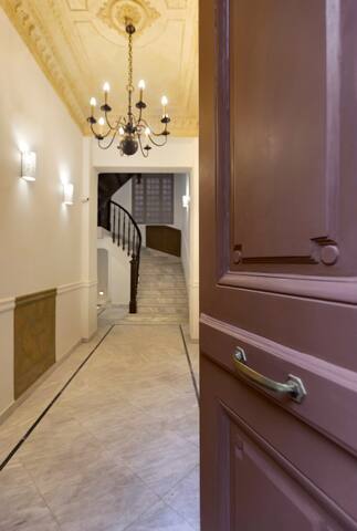 Derigny The Mansion #A gallery image 4