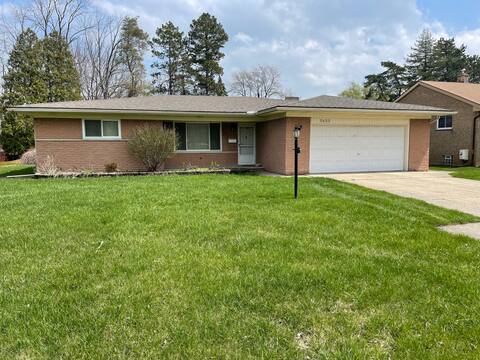 Charming 6 Bed 2 Bath  family friendly private