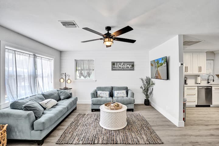 Walk To Beach*2 Bedroom*yard*fully Renovated*grill - Boca Raton, FL