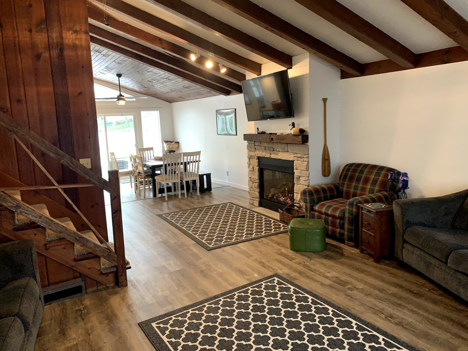 Large Family Waterfront Cottage on Lake Webster
