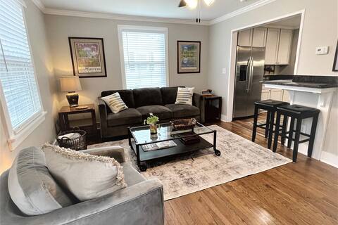 Perfect 2 bed, remodeled home in quaint Pendleton
