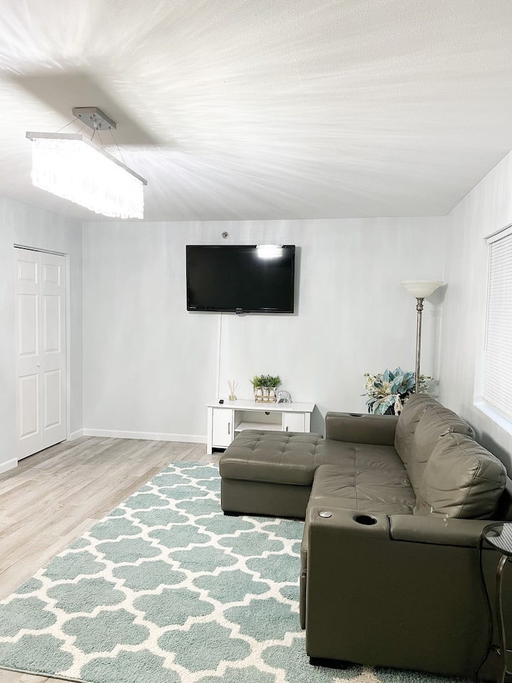 2br 1ba Spacious Modern Suite 4 - Anchorage, AK