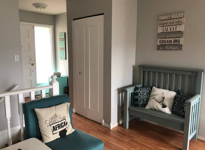 Mountain View 3-bedroom Home With Big Backyard - Oliver