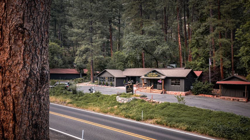 Don Hoels Cabins managed Airbnb listing 3