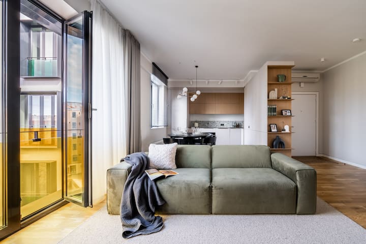 Designer’s Dream | Free Parking | Premium Airbnb