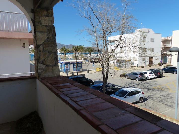Agréable Maison Avec Terrasse Et Garage Privé - Llançà