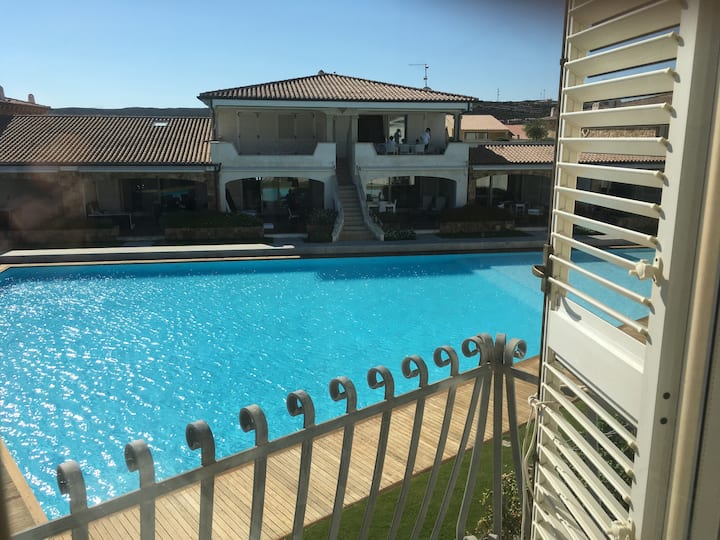 Charming Apartment with shared Swimming Pool Condominiums for Rent in