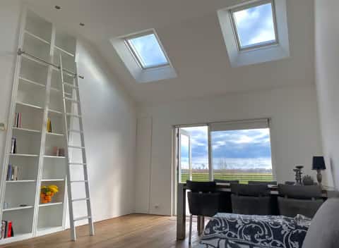 Sweet little home on the water with fire place