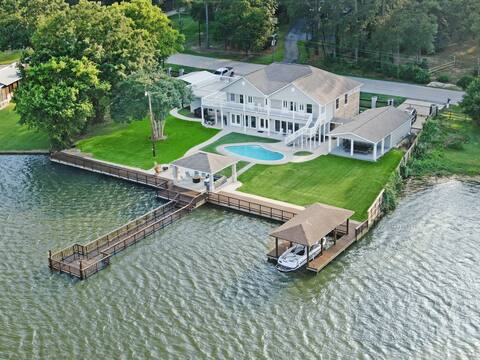 ✨Waterfront retreat on quiet cove - Sleeps 20