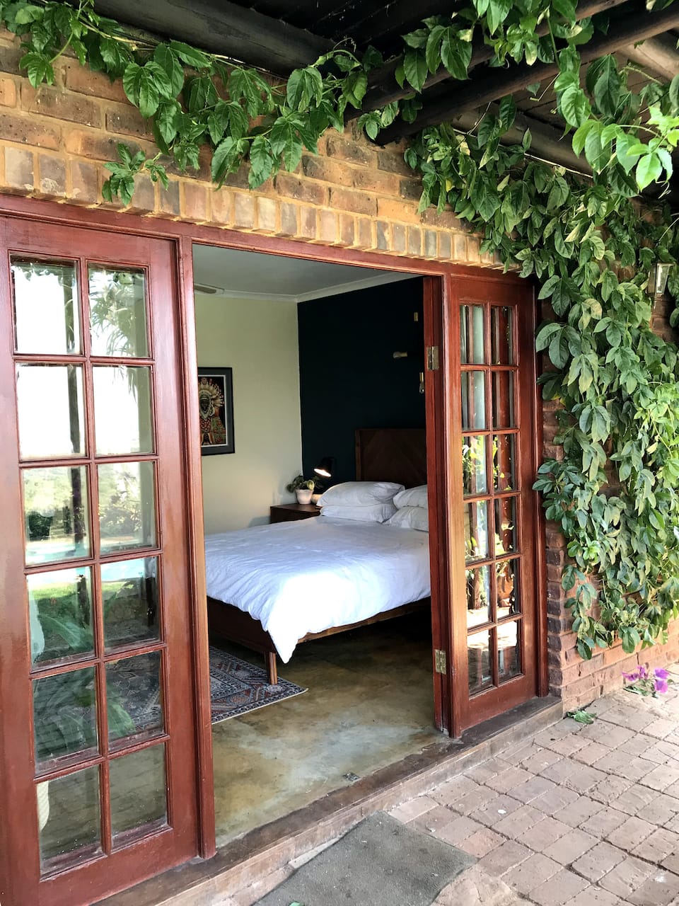 A thatched mountain lodge in a game conservancy, Hekpoort, Magaliesberg, South Africa, photo 8 of 10