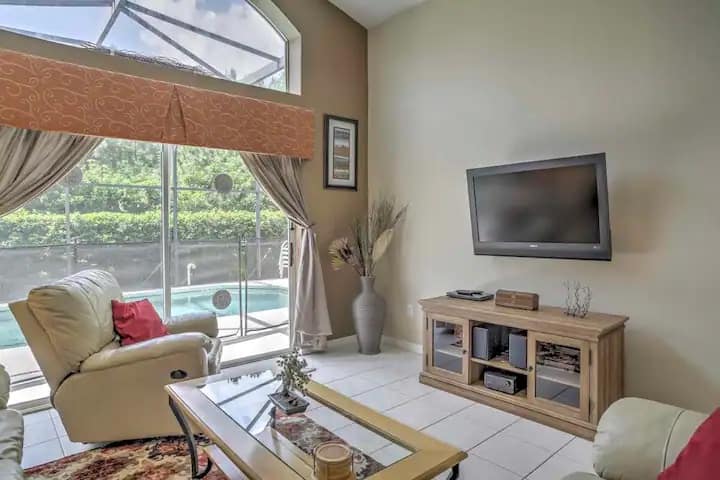 Cheerful 4 Bedroom Villa With Pool - Kissimmee, FL