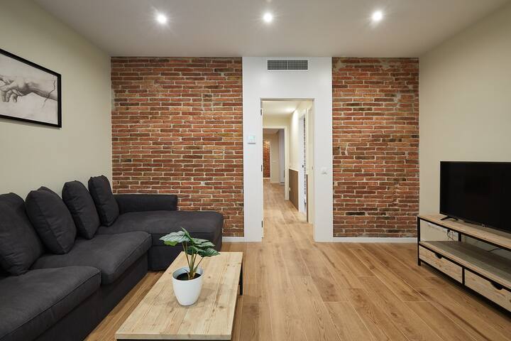 BBarcelona Sagrada Familia Superior 04 gallery image 2