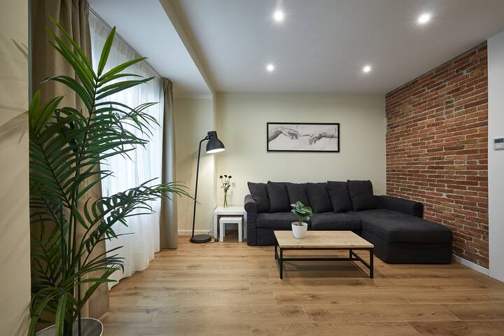 BBarcelona Sagrada Familia Superior 04 gallery image 3