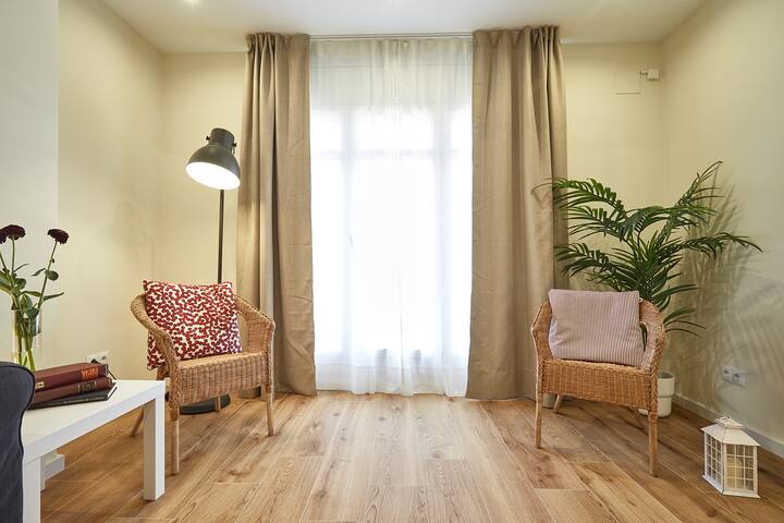 BBarcelona Sagrada Familia with terrace 03 gallery image 5