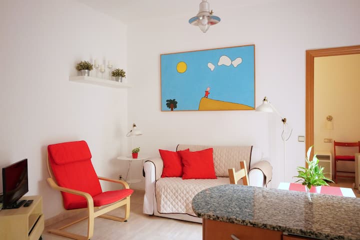 Nice Apartment 2 Minutes Away From Beach.