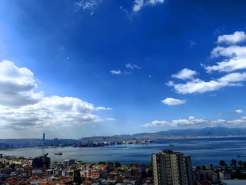 страхотна тераса, невероятна гледка към залива Измир