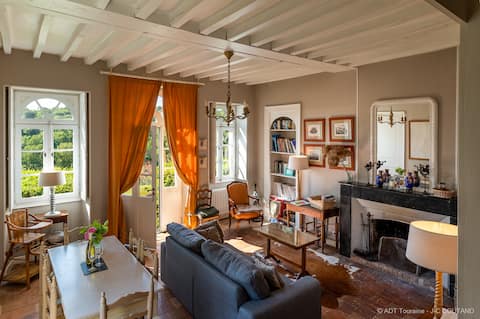 Charming house/Loire Valley castles