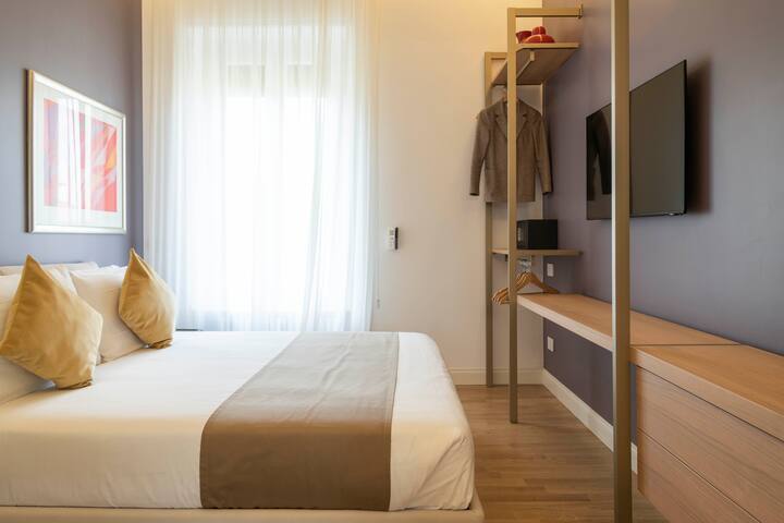 Design New Apartment close Duomo – 6 guests gallery image 4