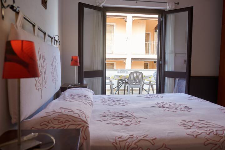 ორადგილიანი საძინებელი + ტერასა