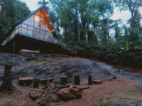A-frame cottage in midst of Coffee Estate