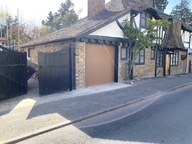 Large period 5 bedroom home with pool SW London gallery image 2