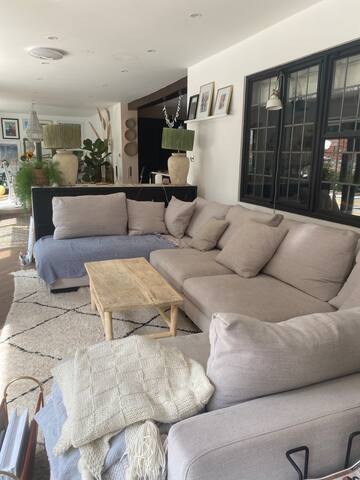 Large period 5 bedroom home with pool SW London gallery image 5