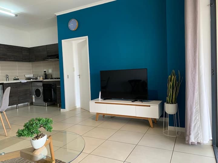 Executive, Secure, 1 Bed Apt By Nature Reserve - Edenvale