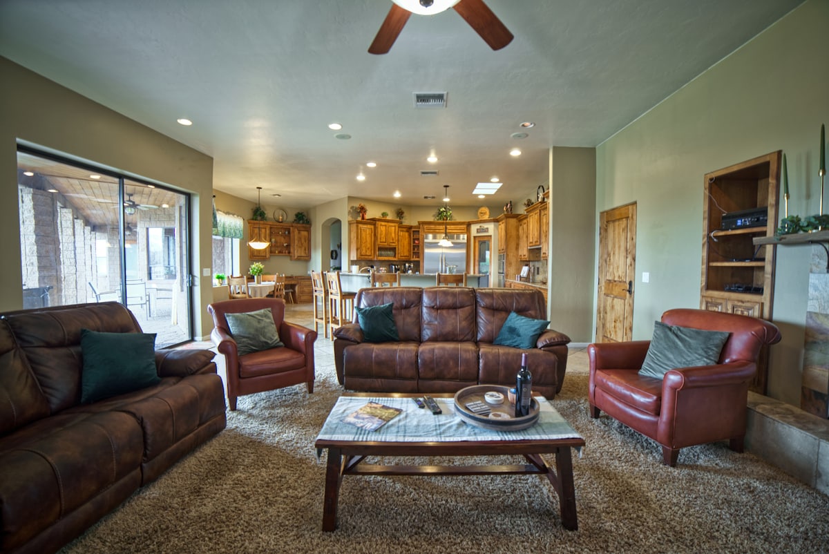 Successful Airbnb property: Event Ready Roomy Tucson Home with Private Pool in Oro Valley