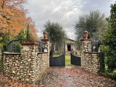 Romantic casale in umbria