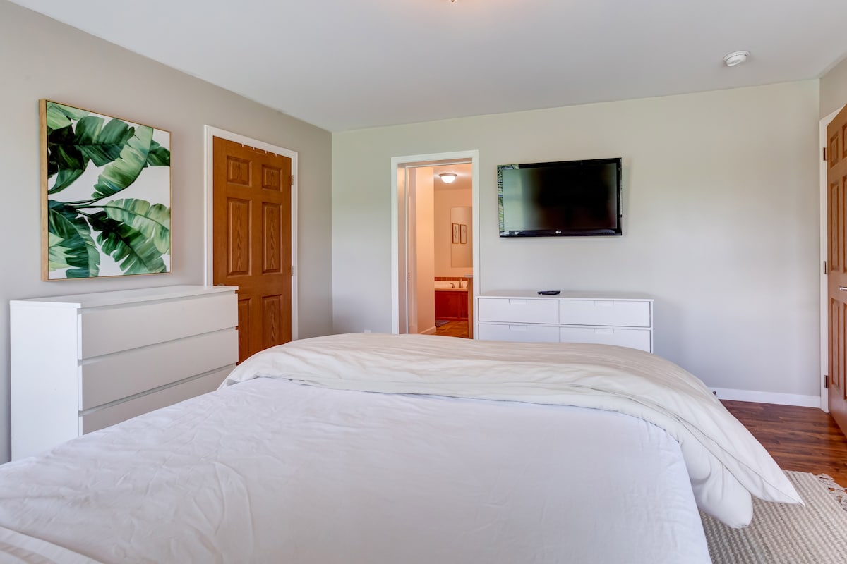 Dormitorio con baño privado.