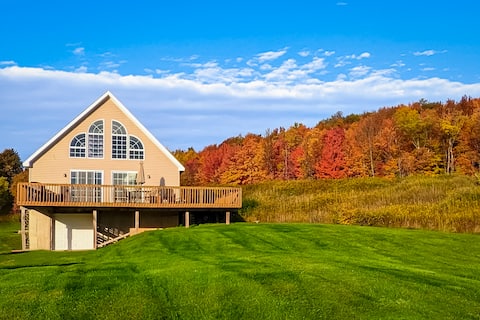 Foliage Season Stay • Panoramic Catskills View
