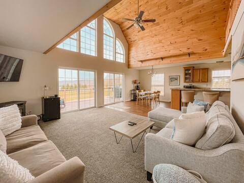 Family and Friends Cozy Retreat in Country